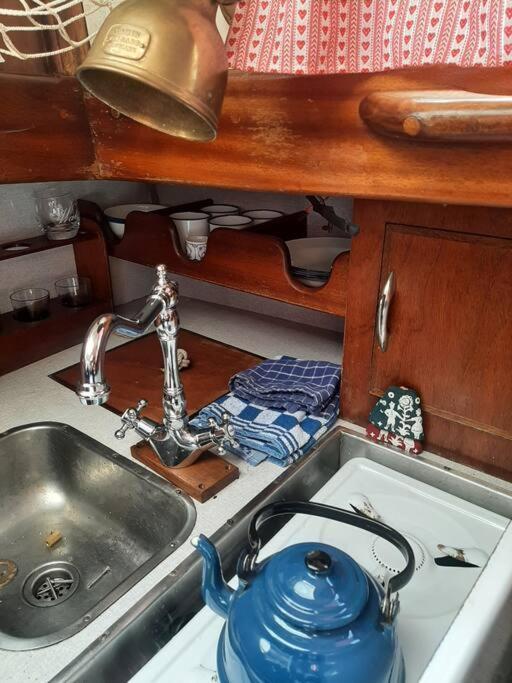 Cosy Sailingboat In Vlissingen Hotel Buitenkant foto