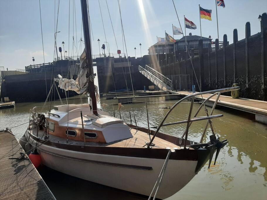 Cosy Sailingboat In Vlissingen Hotel Buitenkant foto